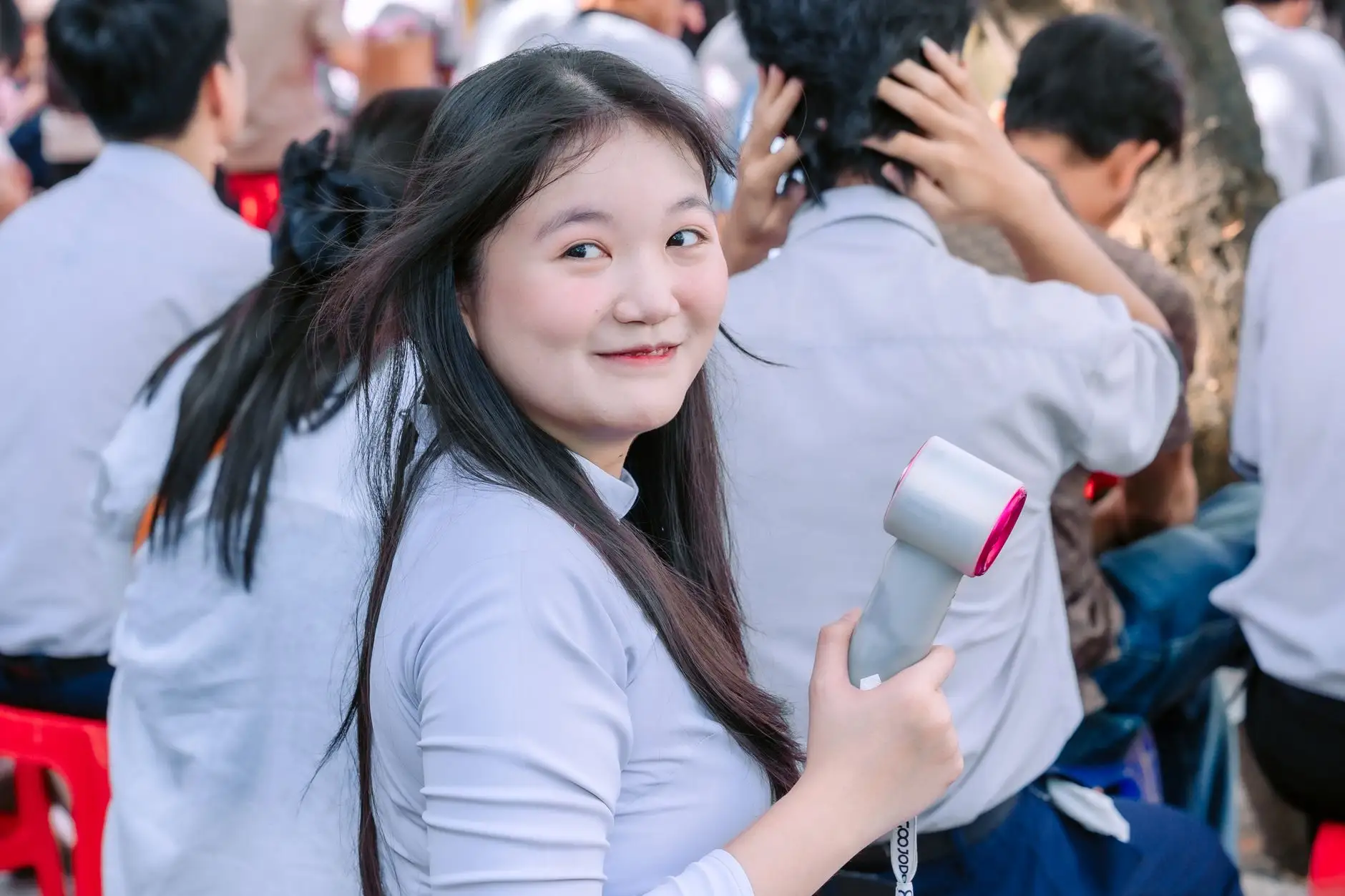 哺乳期美睫定制方案设计：从胶水选型到操作流程优化
