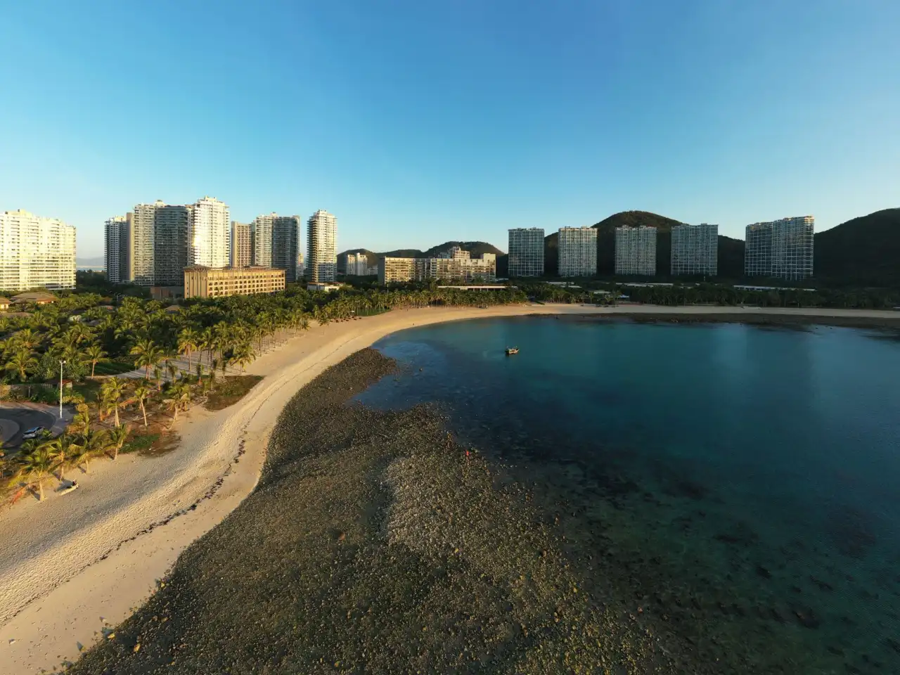 重庆孕期美睫服务指南：温和低敏胶水与安全睫毛产品的选择标准