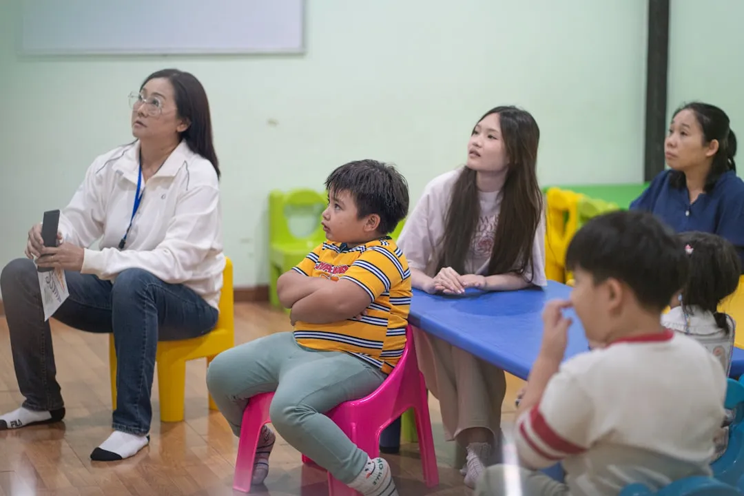 重庆孕妇美睫胶水安全性对比分析：温和低敏产品的技术要点