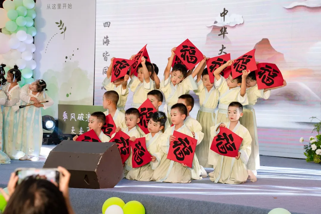 孕期美睫胶水如何选：温和低敏配方与防敏成分技术解析