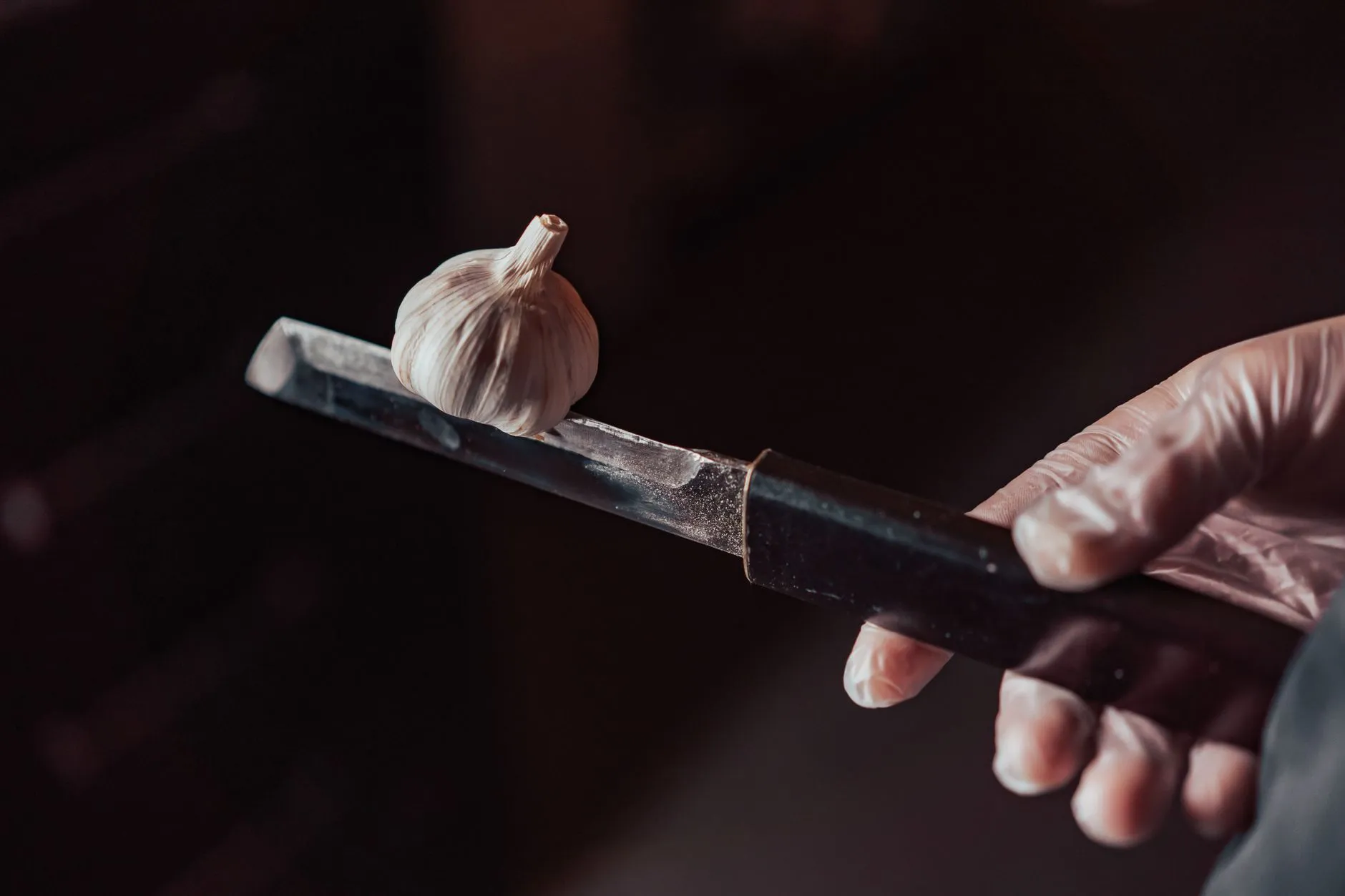 低敏胶水与防敏产品在孕妇美睫中的应用技术解析